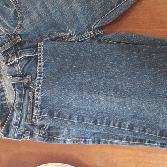 American Eagle Outfitters - Picture 7 of 11